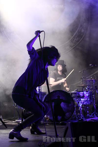 THE DEAD WEATHER - 2010-06-30 - PARIS - Le Bataclan - Alison Nicole Mosshart - John Anthony Gillis [Jack White]